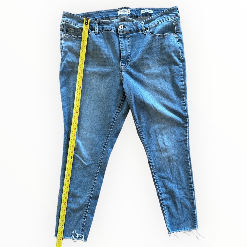 Jessica Simpson Adored High Rise Skinny Jean Capris Size 18W